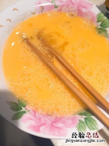 鸡蛋怎么炒能蓬松