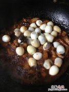 鹌鹑蛋怎么好剥壳