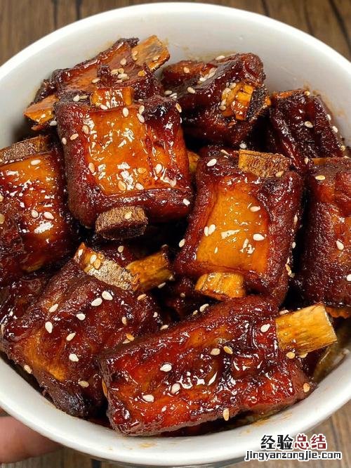 糖醋排骨熬糖注意什么