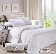 蚕丝被盖久了成团怎么处理