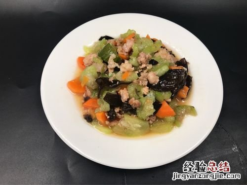 瘦肉炒丝瓜怎么做