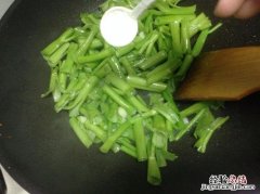 空心菜怎么炒不黑