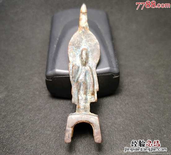 铜像生锈发绿如何去除恢复