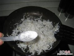 小银鱼干的做法