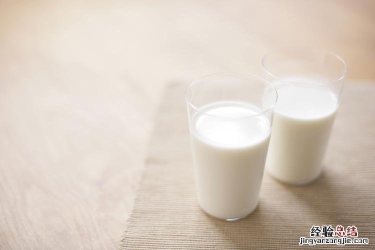 牛奶保质期的长短与什么有关