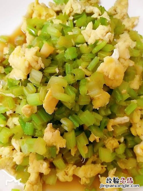 素炒芹菜怎么炒好吃