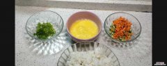 怎样炒米饭不粘成一坨