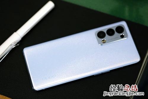 oppo reno 6不是升降摄像头吗