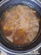 银耳熬不出胶有功效吗