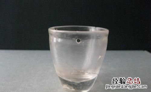 战国墓葬里发现了现代玻璃杯是怎么回事