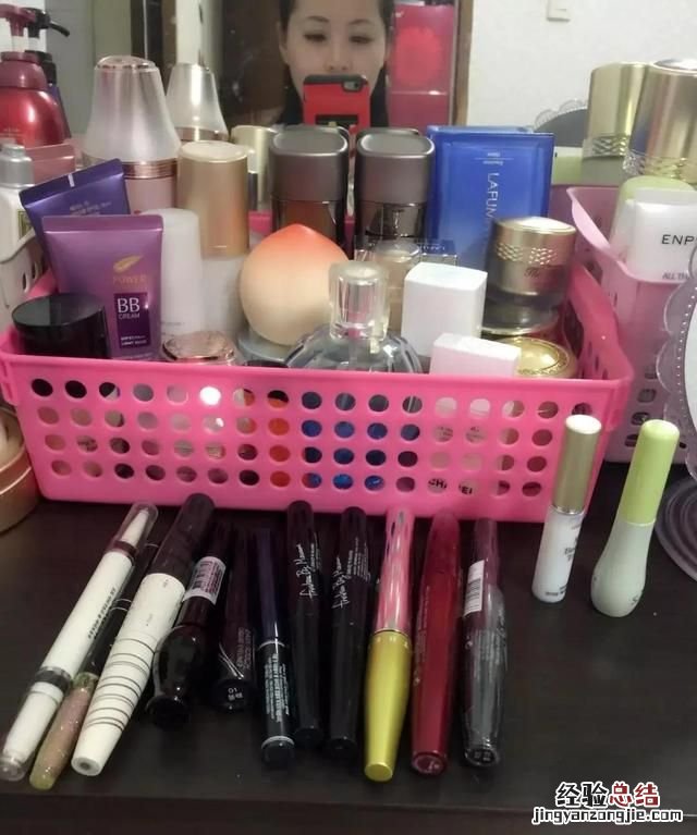 化妆需要哪些化妆品，化妆至少需要哪些化妆品