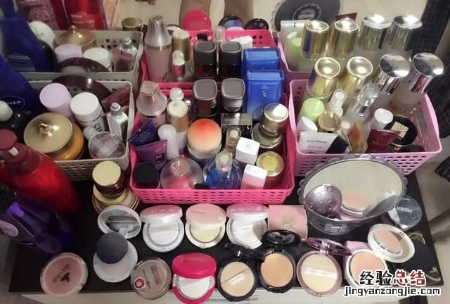 化妆需要哪些化妆品，化妆至少需要哪些化妆品