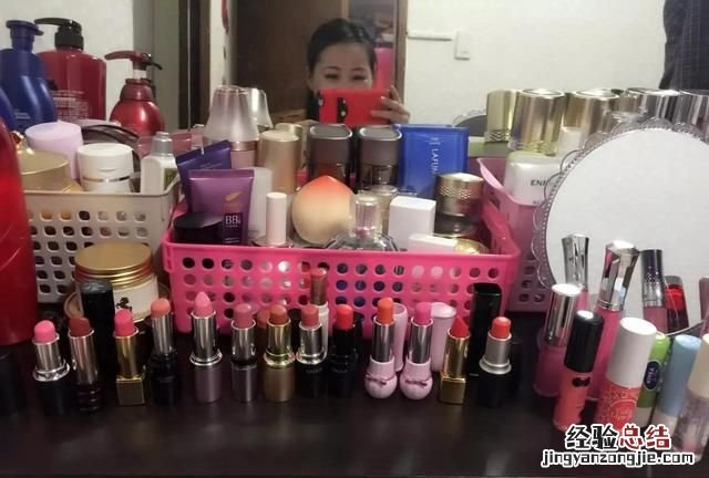 化妆需要哪些化妆品，化妆至少需要哪些化妆品