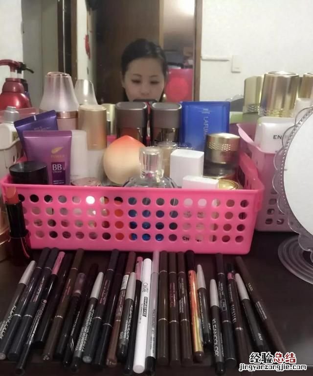 化妆需要哪些化妆品，化妆至少需要哪些化妆品