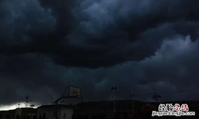 人工降雨的原理，干冰用于人工降雨是什么原理