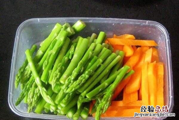 芦笋是什么，南瓜炒芦笋的做法是什么做的
