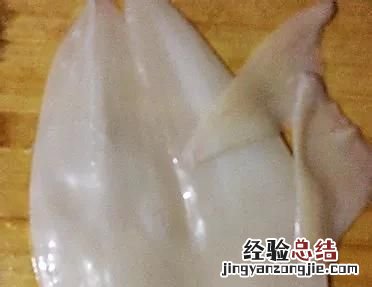 鱿鱼怎样切片教程 鱿鱼怎样切才会卷起来