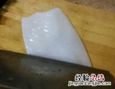 鱿鱼怎样切片教程 鱿鱼怎样切才会卷起来