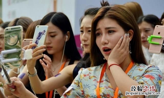 如果网络主播日后也要持证上岗，应该从哪些方面对其考核，评定的标准又是什么