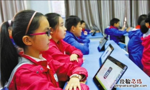 给小学生买平板,ipad和学生平板哪种比较合适呢