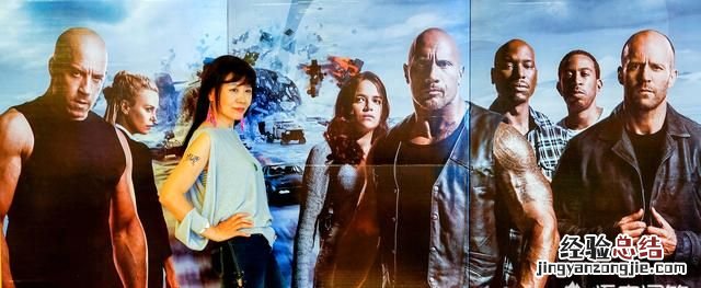 怎样把自己的相片制作到好看的图片上去