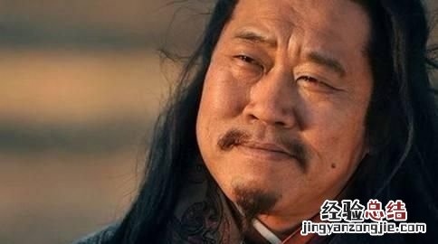 《三国演义》时都说得卧龙凤雏者得天下,那曹操曹孟德只得一司马懿却能安下,怎讲