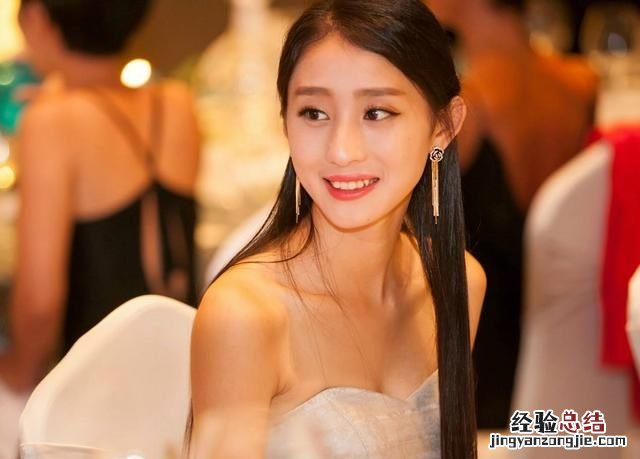 excel怎么计算去掉最高分和最低分的平均分