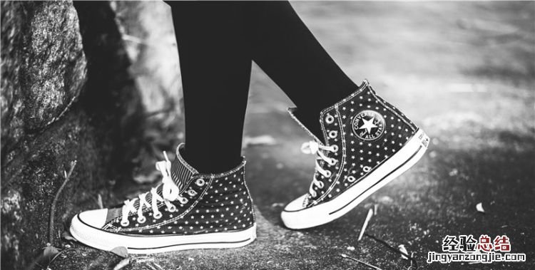 帆布鞋怎么洗,帆布鞋要怎么洗阳光下晒还是晾干就好