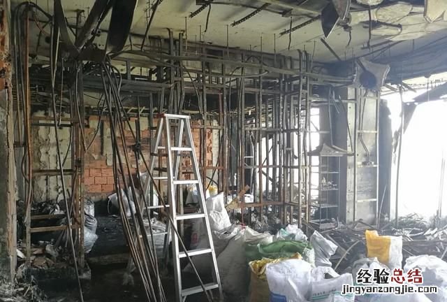 杭州保姆纵火案开庭,林生斌将保温杯掷向被告人被带离法庭,庭审都有哪些值得注意的细节