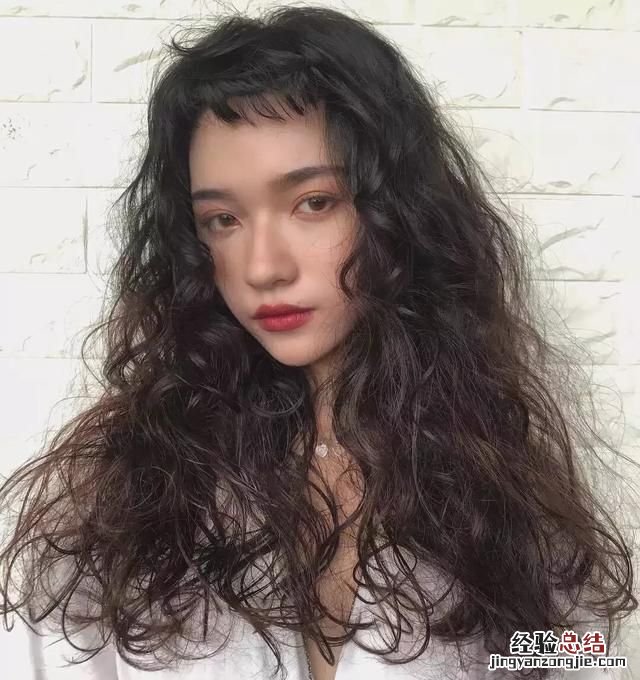 男生卷发怎么打理 卷发如何打理好看