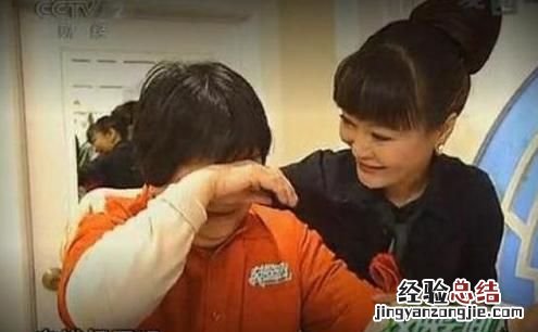 在搭配衣服的时候,应该如何进行颜色搭配呢