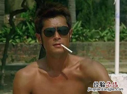 在搭配衣服的时候,应该如何进行颜色搭配呢