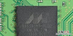 固态硬盘接口怎么选择,固态硬盘插在主板哪个接口