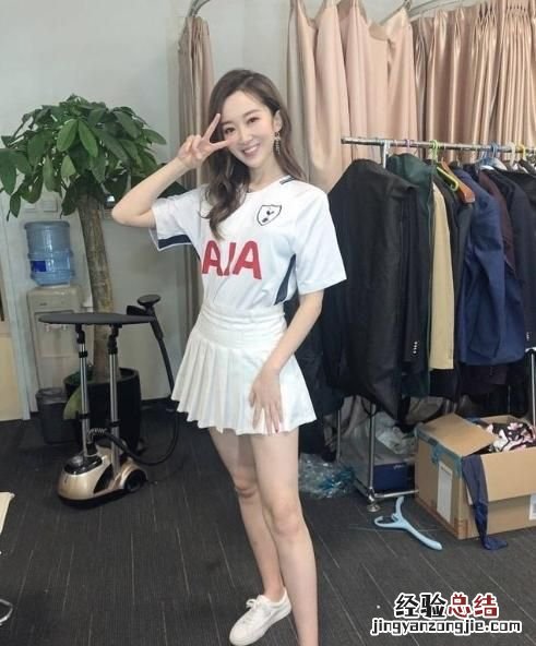 11月16日广东客场大胜山东的比赛中，负责直播的腾讯体育女主播是什么来头吗