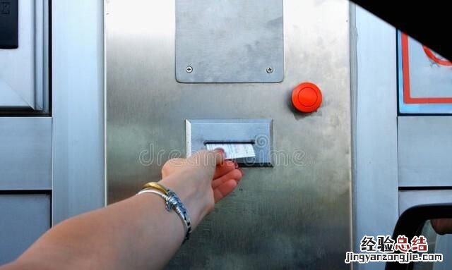 摩托车到底能不能上高速公路,安徽摩托车可以上高速吗