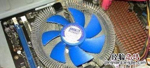 电脑主机一启一停什么原因 电脑主机一起一停是什么原因