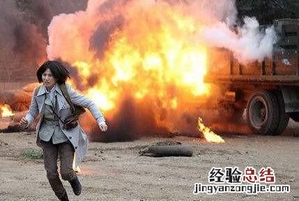 电影中的爆炸特效是怎么制作的呢