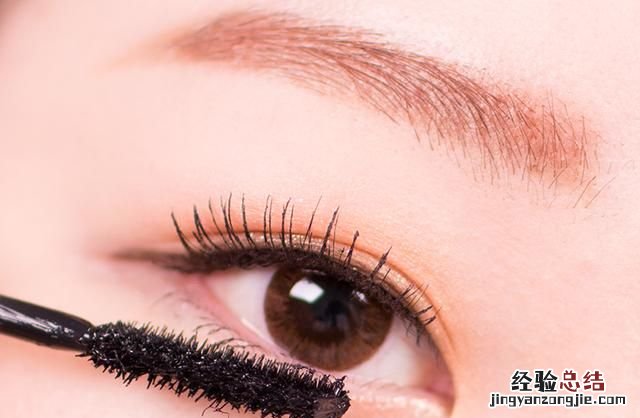 如何能简单几步化出韩式妆容呢,新手如何化出精致好看的妆容