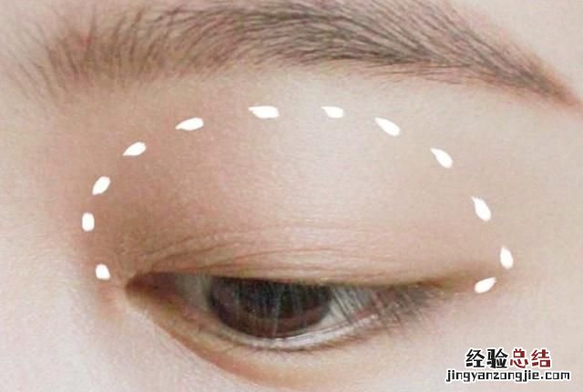 如何能简单几步化出韩式妆容呢,新手如何化出精致好看的妆容