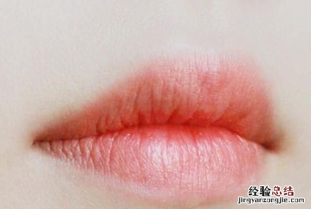 如何能简单几步化出韩式妆容呢,新手如何化出精致好看的妆容