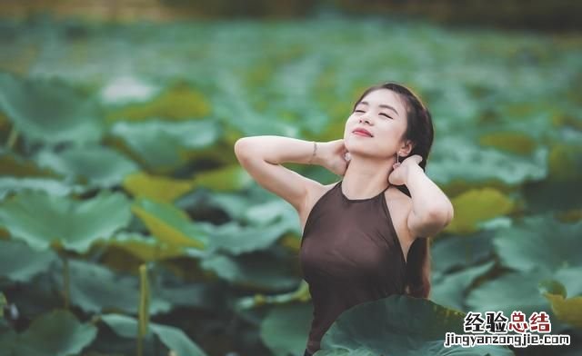 如何让拍出的照片没有光线的变化 光线不好拍出来的照片怎么修图