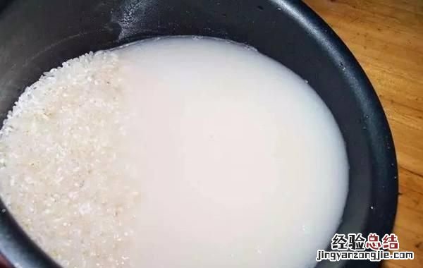 淘米水洗脸的好处，米饭水敷脸有什么作用