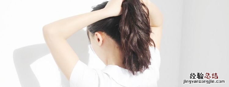 戴眼镜适合什么发型