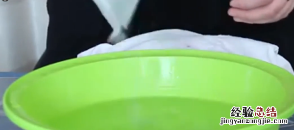 衣服染色怎么洗掉