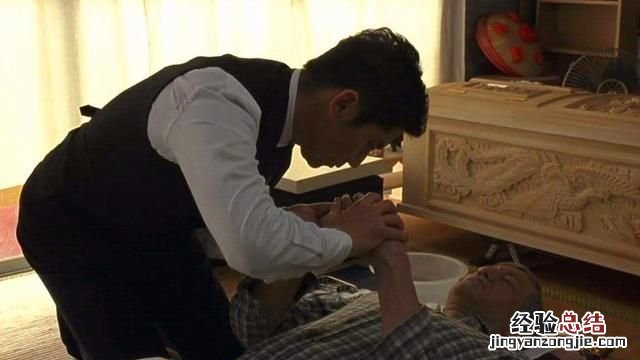 殡仪馆遗体整容家属在旁边吗