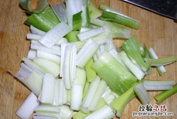 姜配葱白煮水功效 葱白的功效是什么