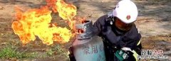 煤气罐可以横着放