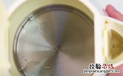 可乐去水垢需要煮沸
