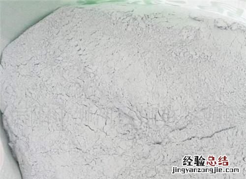 白水泥和黑水泥的区别，白水泥和普通水泥有什么区别