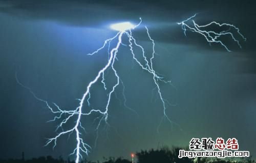 避雷针的工作原理是什么? 躲雷 消雷 引雷